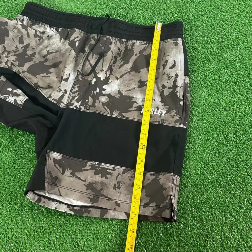 Hurley Explore Phantom+ Trek II Camo Black Bermuda Shorts  Size M
